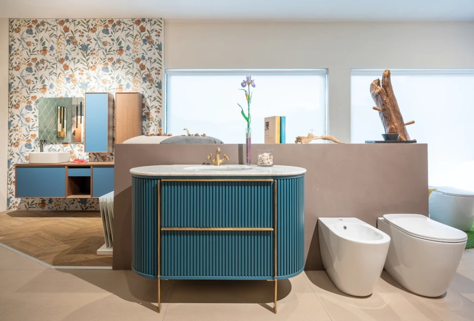 Centro-Commerciale-Valfreddana-interno-sala-mostra-1