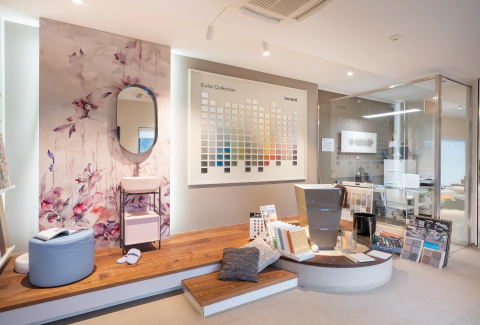 Centro-Commerciale-Valfreddana-interno-sala-mostra-2