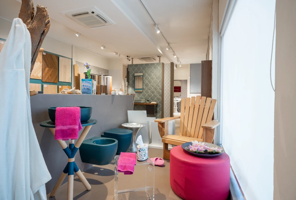 Centro-Commerciale-Valfreddana-interno-sala-mostra-3