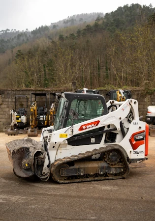 Centro Commerciale Valfreddana Noleggio Ruspe