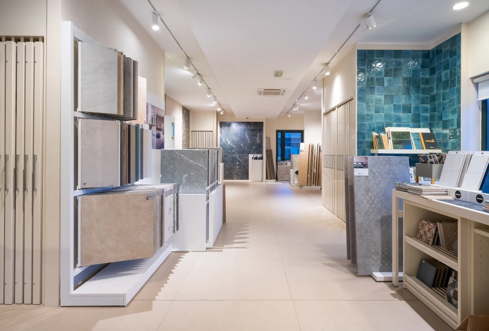 Centro-Commerciale-Valfreddana-showroom-1