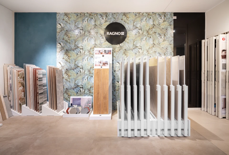 Centro-Commerciale-Valfreddana-showroom-2